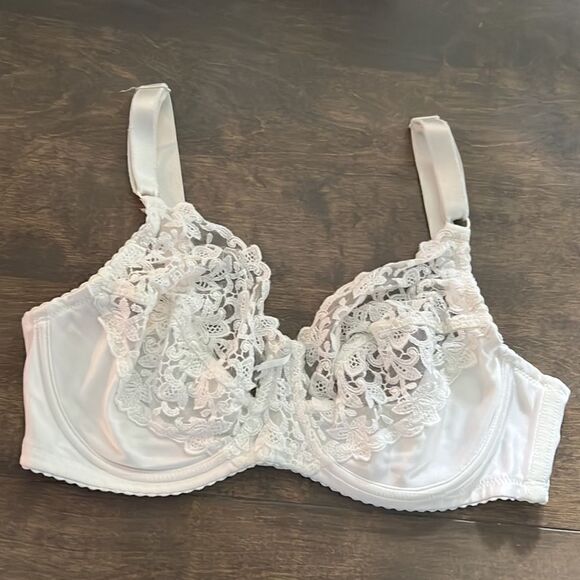 Wacoal Tapestry Embroidery Sheer Lace
Bra Sz-32D - Picture 14 of 14